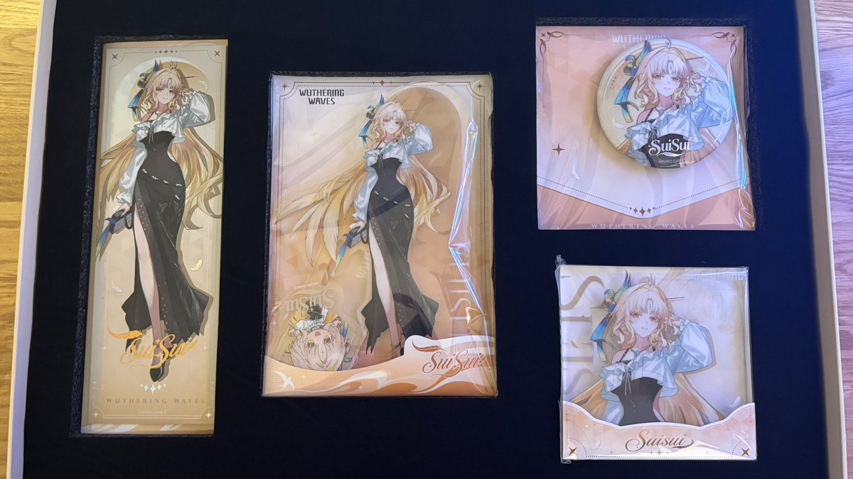 jarcanine_'s tweet photo. the anime expo exclusive wuwa merch was just incredible ✨ https://t.co/NU1cfTLvnS