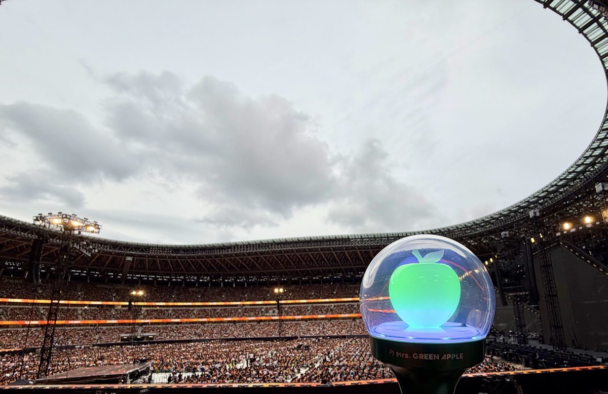 psuke_ringo's tweet photo. 昨日のミセスのライブもう最高すぎて
今でも余韻に浸っています
最高としか出てこない語彙力になってます

仲良くしてくれたJAM’Sさん、ありがとうございました〜
オーラスの方、楽しんでください✨

＃ゼンジン未到とイミュータブル https://t.co/wRBZHzke28