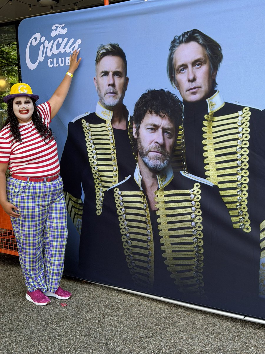 sgjaku's tweet photo. @GaryBarlow I never thought I could experience all of this years ago. Thank you for teaching me that dreams come true. Thank you for bringing the Circus back. You are THE BEST in music and unique in my heart. I love you! ❤️Congratulations on the impeccable work! @GaryBarlow https://t.co/Qo3hL4wswK