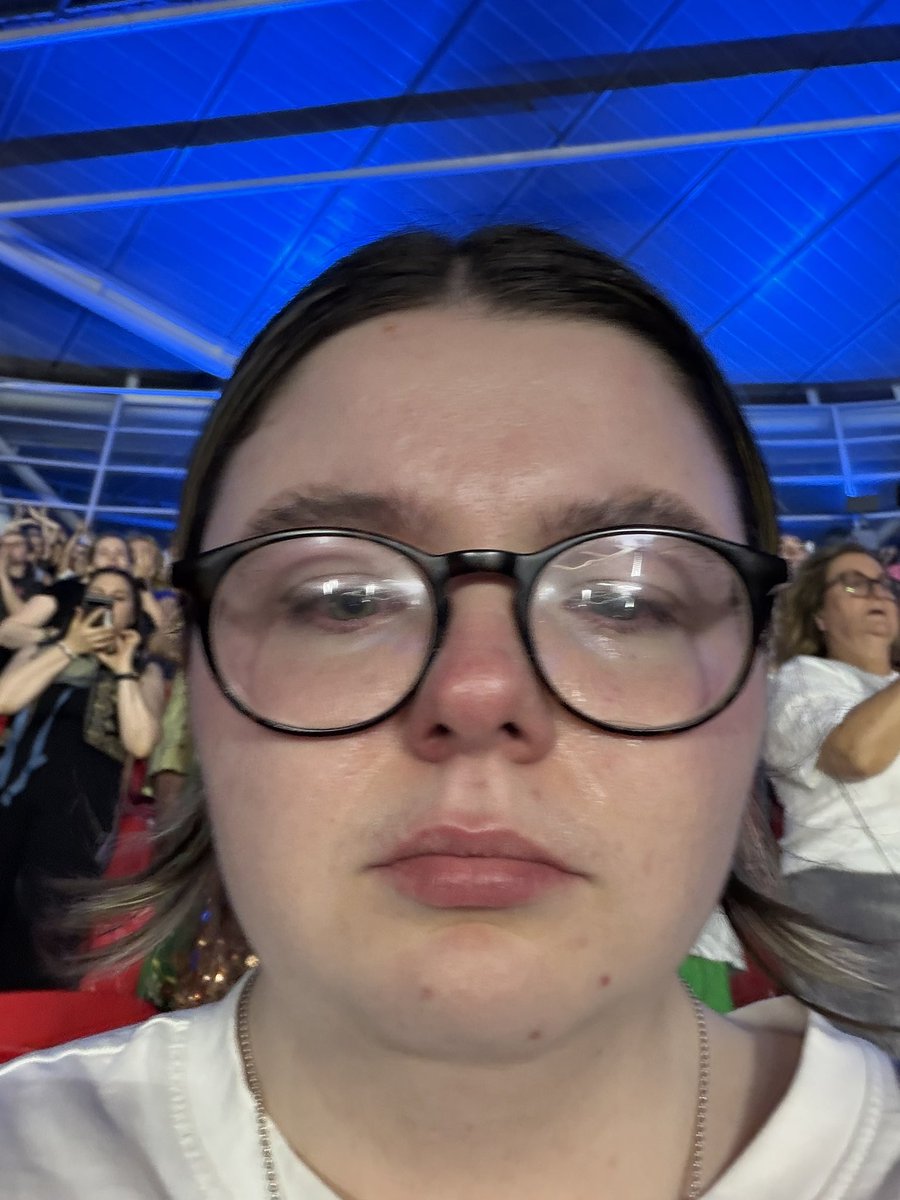 sarah🪩 tweet media
