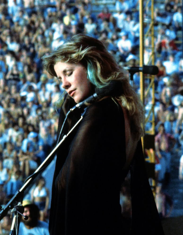 Nickslive's tweet photo. Fleetwood Mac performed at Tampa Stadium in Florida July 4, 1976, for a massive Bicentennial celebration called the "4th of July Jubilation". The outdoor concert was co-headlined by The Eagles, Loggins &amp; Messina and Dan Fogelberg, drawing approx. 37-40,000 fans https://t.co/pijIUQ7Hsv