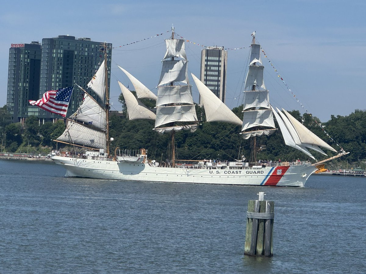 galeabrewer's tweet photo. @@galeabrewer At Sail4th 250 Parade of Sail from Little Island on Pier 55 on July 4 2026! Brenda Berkman saved us a seat in the shade! Ships were beautiful. Thank you @littleislandnyc https://t.co/ZP86NjIReY