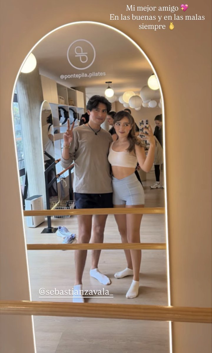 dondeestaeli1's tweet photo. La dupla favorita en Pilates 🤎🤞🏻

#ElaineHaro https://t.co/8yA8Xcsjmo