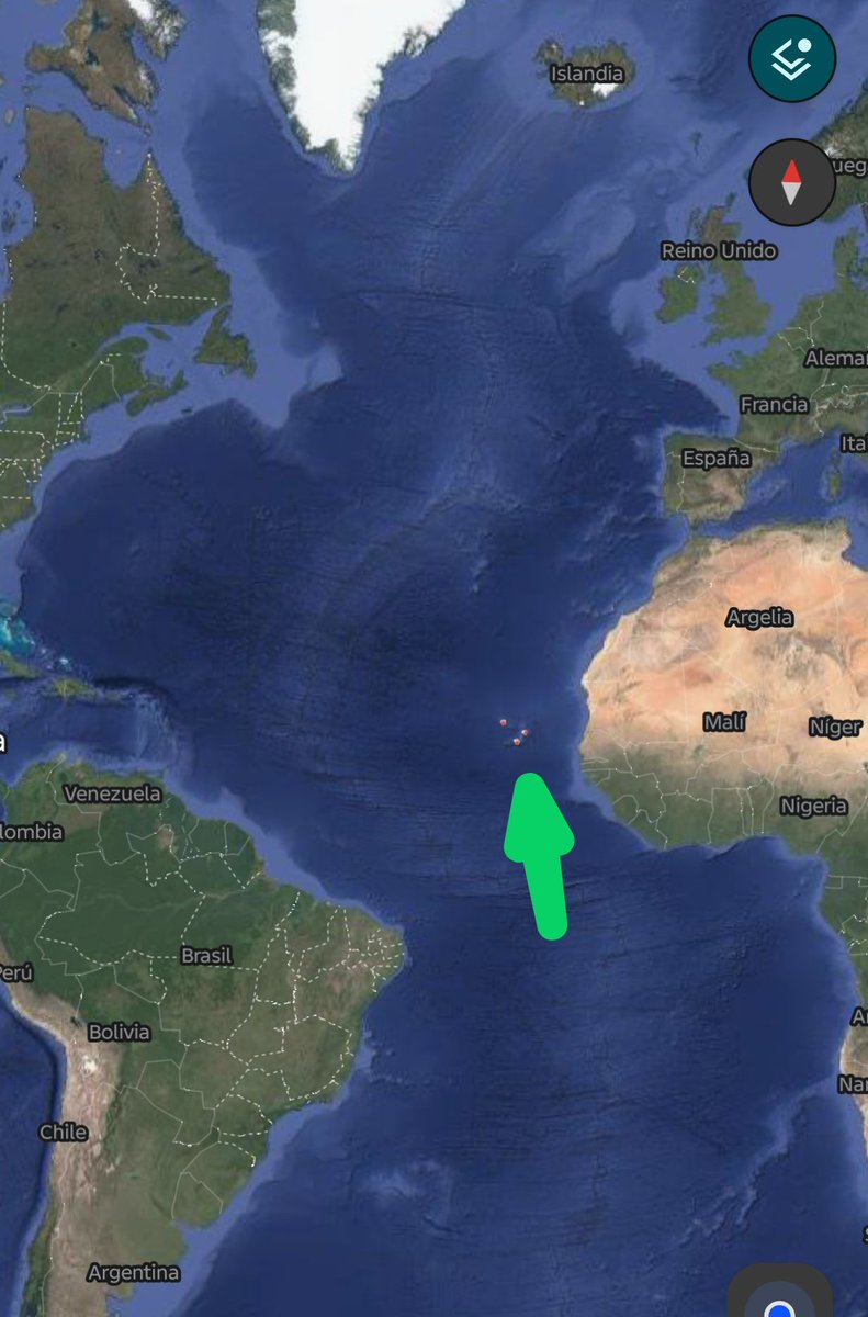 Rene__Melendez's tweet photo. El Salvador es más grande que Cabo Verde. El territorio salvadoreño abarca aproximadamente 21,040 km² mientras que el archipiélago africano  tiene una superficie  de 4,033 km². Esto significa que El Salvador es cinco veces más grande.
Pero somos vergüenza en Fútbol! https://t.co/4EFMgxZi53