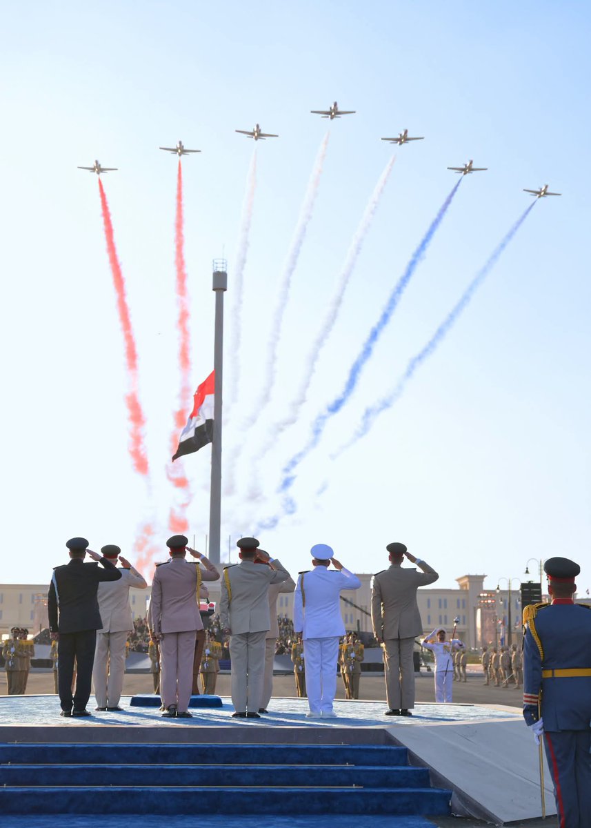 Matouk93's tweet photo. القائد العظيم عبدالفتاح السيسي .
وقادتنا العظماء .. أحفاد رمسيس  الثانى وتحتمس الثالث  وسقنن رع وأحمس . رضى الله عنهم جميعا وأرضاهم.
#تحيا_مصر https://t.co/GTpoBpKLnp