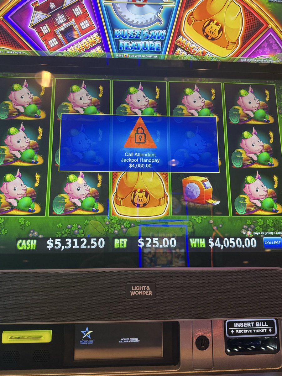 vanover14's tweet photo. Well it wasn’t a full screen of blue pigs.  Had to settle for green pigs.  @TheRealWBG @RealW2Jesus @itsvegasmatt https://t.co/Eu2t9kLyhy