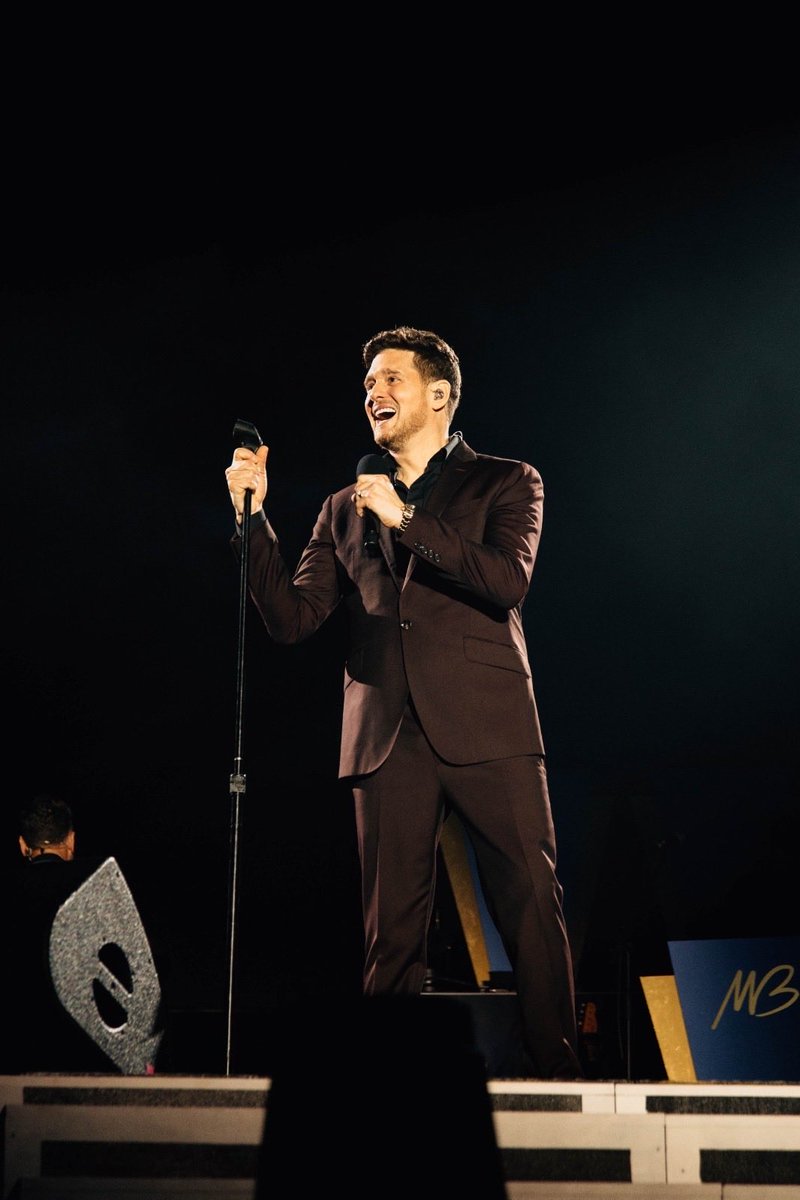 MichaelBuble's tweet photo. Lytham Festival, thank you for an unforgettable show. A perfect summer night in Lancashire. Thanks for making it one to remember.
-
¡Lytham, fuiste una maravilla! Pocas cosas superan una noche de verano así. Fuiste pura energía y encanto, y lo pasamos en grande. https://t.co/t44sGZNWjt