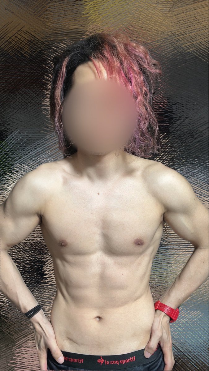izo_kintore's tweet photo. 43歳！
年齢的にも、既に異常値に達してる身体能力もあるみたいですが、いつまでも異様に動けるハッスルおじさん(おじいちゃん)目指して精進します！
本年は出場予定無いですが、
次回、近畿圏でスパルタンレース開催されるまで、ランと登攀系絶賛強化中🥷！！
 #筋トレ
 #宅トレ https://t.co/Bqrk1hvJU0