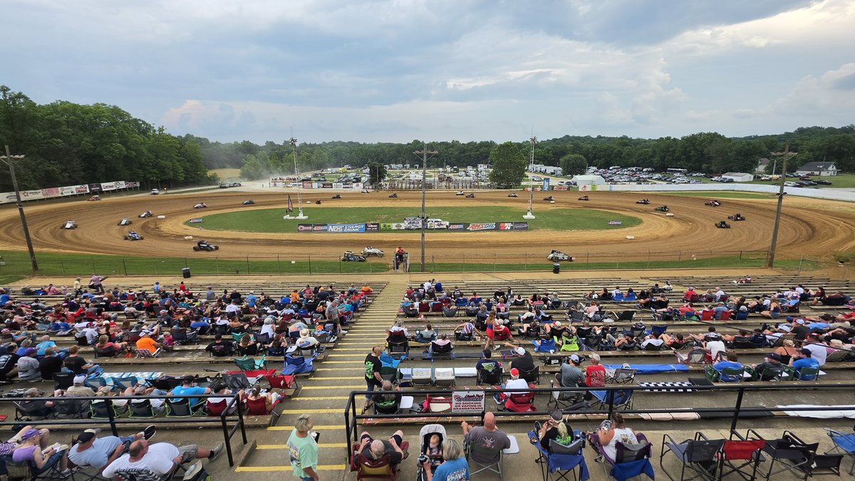 bryanhulbert's tweet photo. Stands are filling. Cars are rolling. Looking forward to a Sprintacular night at Lincoln Park Speedway. https://t.co/dkaof0Q4g8