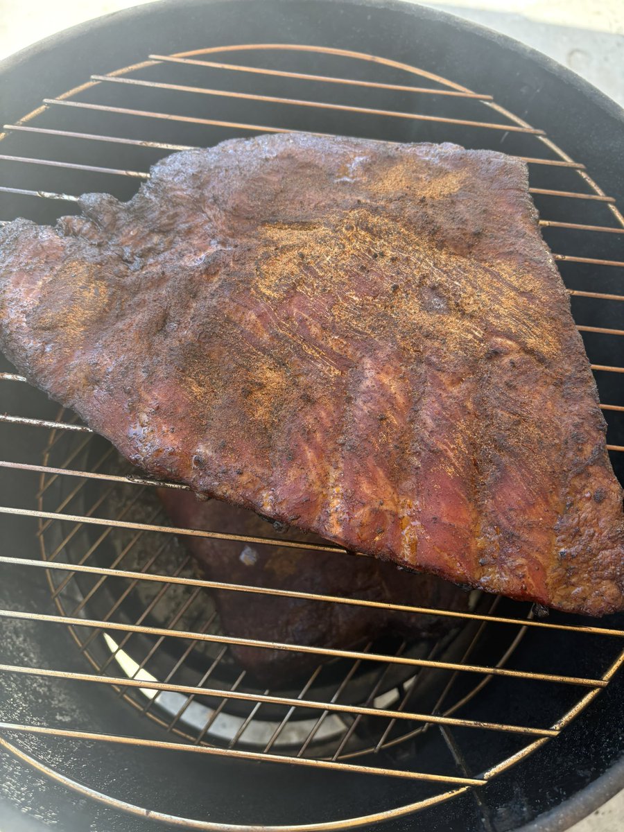 PhdFlannel's tweet photo. @Banjo761 @Dark_Asgard_ 4th of July ribs are best ribs. I can relate! https://t.co/26NK4vK92K