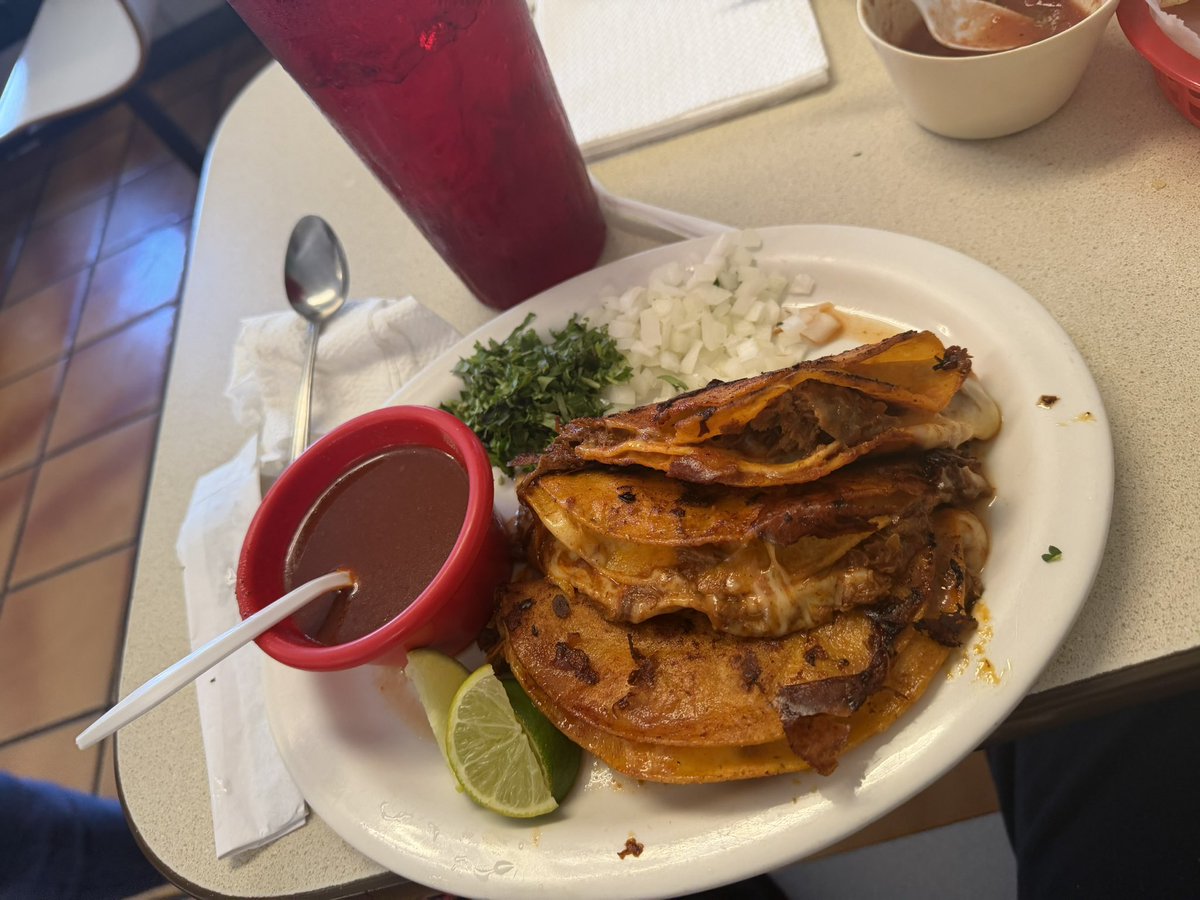 Str3rage's tweet photo. @Freyaiiie These birria tacos wholly shirtos they was good https://t.co/85VHlpZeyH