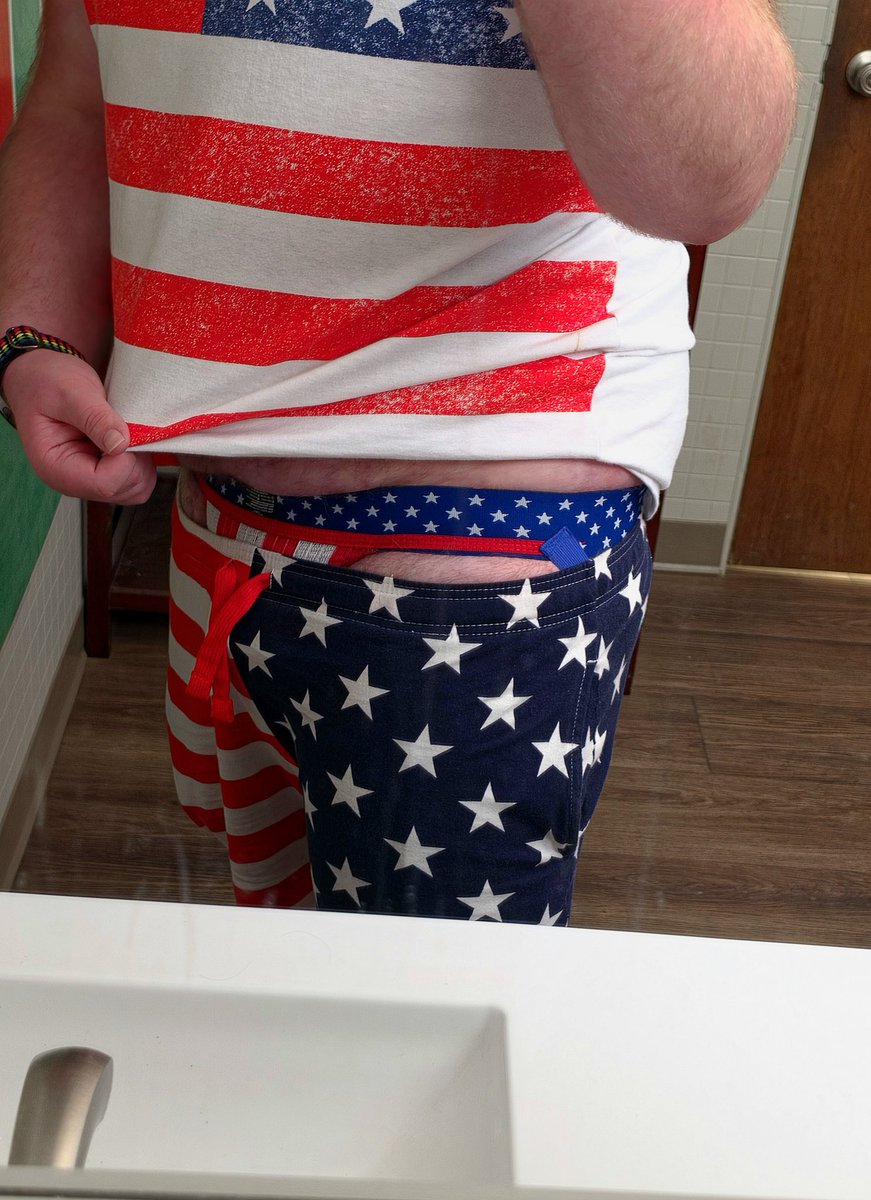 TheBeardiful1's tweet photo. Happy 4th! &amp; yes the red white &amp; blue jock came out today haha
🇺🇲❤️🤍💙🎆🎇 https://t.co/VXYnjIRGua