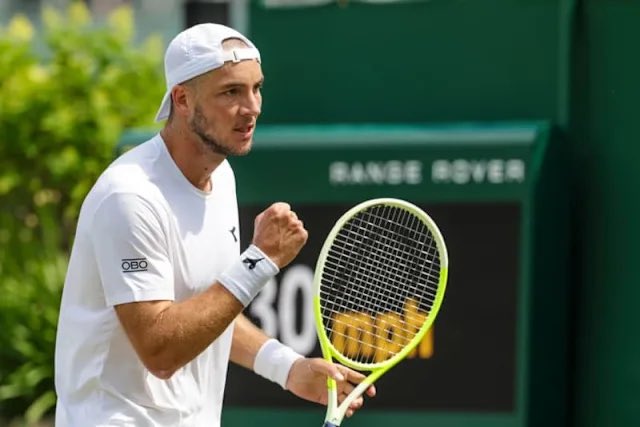 xs1inner's tweet photo. Wimbledon 🇬🇧

🇩🇪 Jan-Lennard Struff over 14,5 aces @ 1,64 // 1U

I don't know if many bookmakers offer this type of line, but my bookmaker does, so I'm posting it here. So, moving on to the bet type, this match seems to me like one where anything can happen, and in cases like this, I always go for aces—and that’s what I’m doing now. Both players have great, very powerful serves, which they’ve been showing at Wimbledon—especially Struff, who fired 45 aces in his match against Nakashima. Hurkacz has also show that he can handle aces, as Ofner—who certainly has a weaker serve—served 11 aces in three sets, and I expect this match to go to four, if not five, sets. The two played each other once on grass in 2023, and Struff served 11 aces in three sets.

I also encourage you to click the link in my bio—thank you in advance 🤞