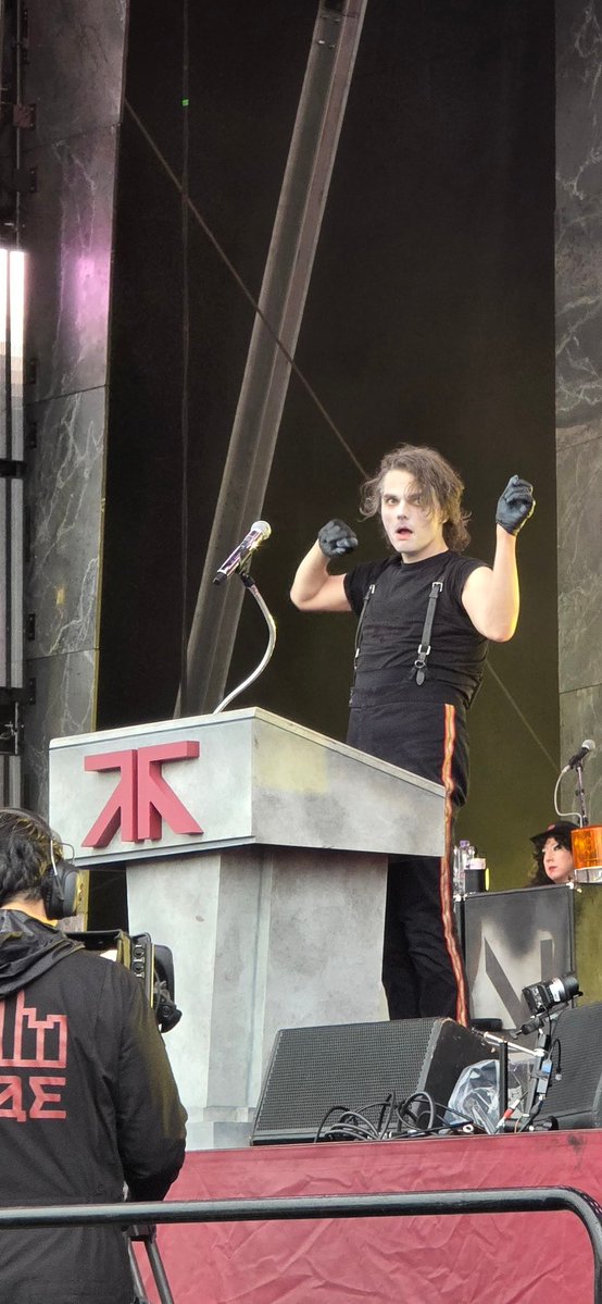 MacabreWish's tweet photo. I may be dead or dying #mcrglasgow https://t.co/kawNaFQsBc