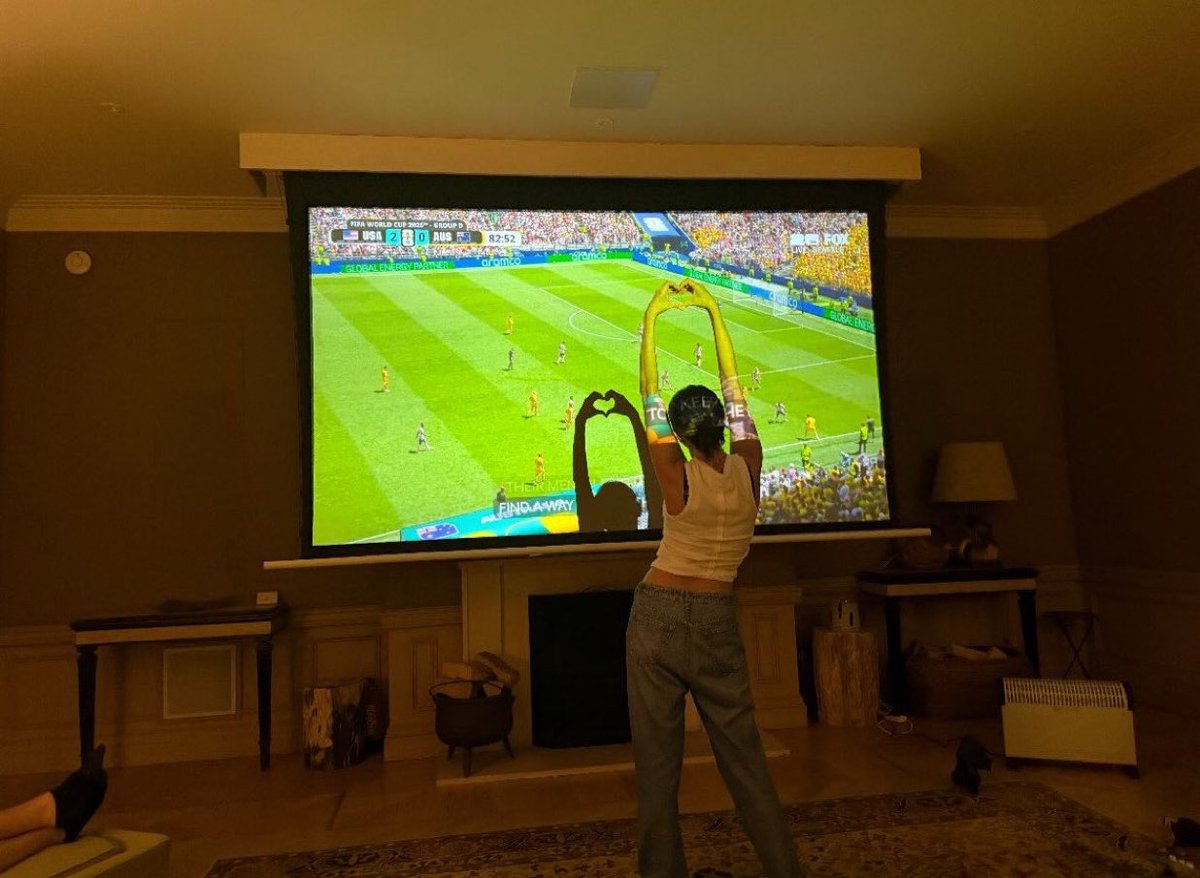 SGchartupdate's tweet photo. Selena Gomez confirms she’s keeping an eye out for the FIFA World Cup. https://t.co/Eiw5kAQoXj