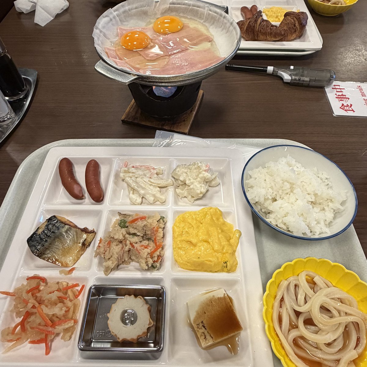 RS_NB's tweet photo. 朝食ブュッフェ！！
ベーコンエッグ、自分で焼くパターンは初めてw https://t.co/WVTSsEB5cM