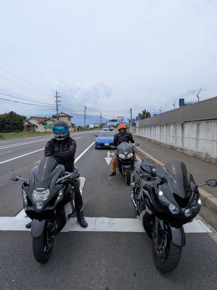 LilDekka's tweet photo. 本日納車でした㊗️

2人とも付き合ってくれてありがと🫡
#gsx1300r #hayabusa #ハヤブサ #zx12r #zx14r https://t.co/3yKoQWR0mu