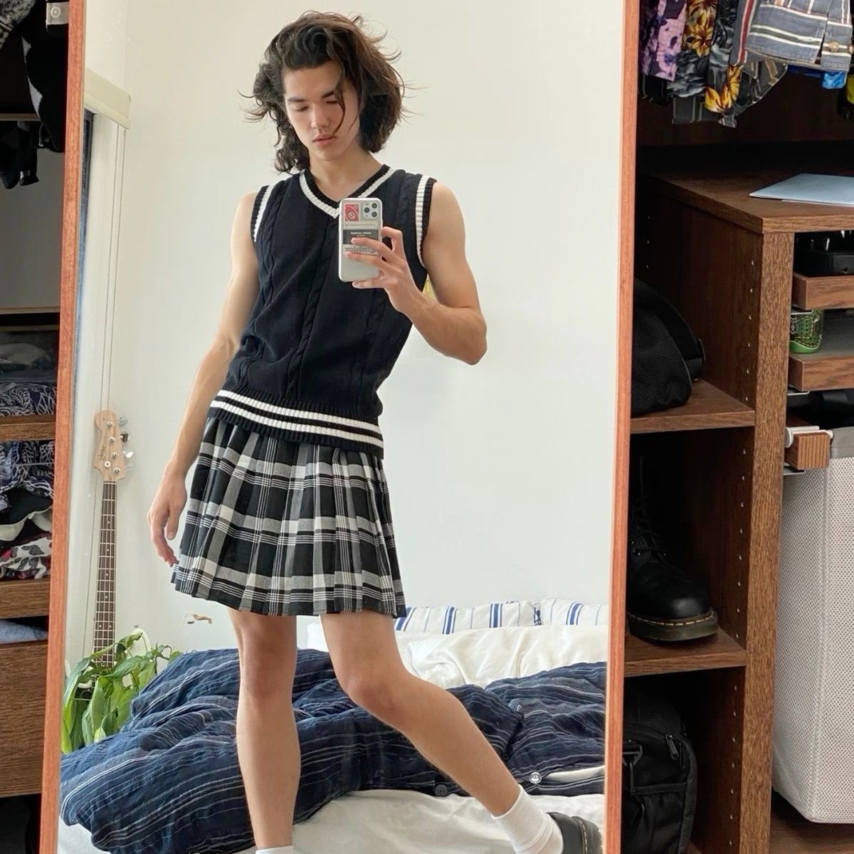 burgerjesus0's tweet photo. they walked to break gender roles in men's fashion so that others could run btw https://t.co/bozhyVxAIe