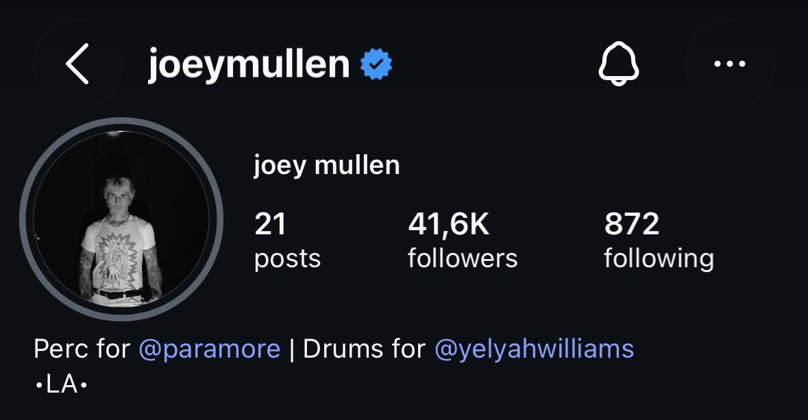 fIwrs4liv's tweet photo. everyone’s so quick to say that paramore is over because of nothing but I haven’t seen anyone talking about parafour changing their bios to add hayley but DIDN’T remove paramore (even tho they could’ve and it wouldn’t be suspicious because they’re on a hiatus) https://t.co/fDKR99lX3g