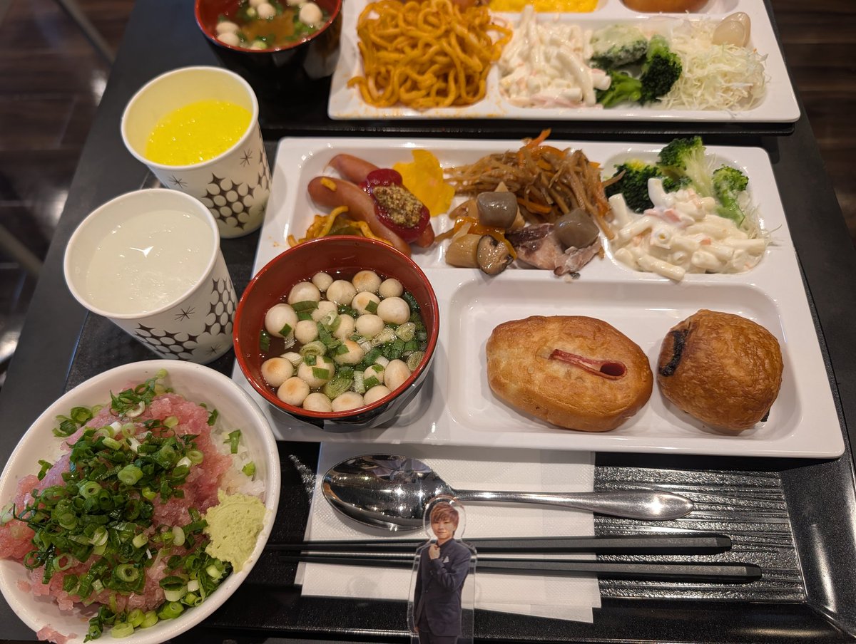 exe470p's tweet photo. ありまるの朝ごはんっ！

ねぎトロ丼！！！！
ふを入れすぎたみそしる！！！！！

うまい！！！！！ https://t.co/U3zhcMQEAR