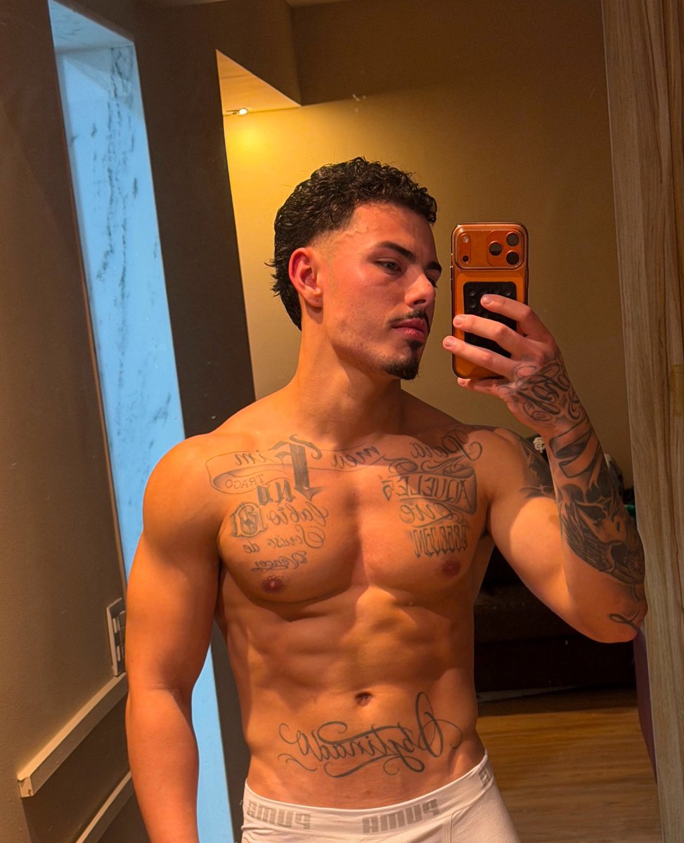 Zmateussss's tweet photo. Vem gozar 🔞👉 https://t.co/ibX3rYc3T8 https://t.co/f2cKiZG4yb