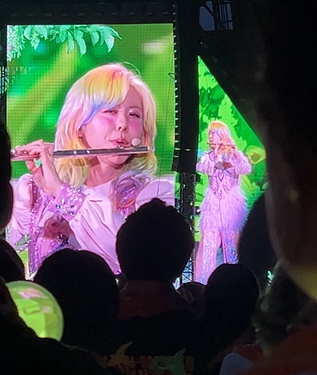 maru_cida's tweet photo. りょーちゃんがね、かわいくてかわいくて🎹🙏💓何してても可愛かった！！
ニコニコしながらピアノ弾くのもかっこいい曲をノリノリで弾くのも好き❤️
フルートも可愛かった😍 https://t.co/EydPVb3etZ
