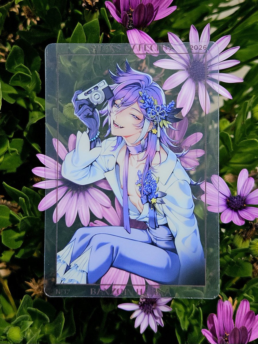 gummivrse's tweet photo. [ #StarsCafecito ]

🔆 - 🎸 - 🎇

finally got around to taking pics of the @/StarsCafecito merch I bought! ❤️

it's so hot out, but it was fun to walk around and find matching backgrounds for each card ^-^ https://t.co/aNDei2Yuck