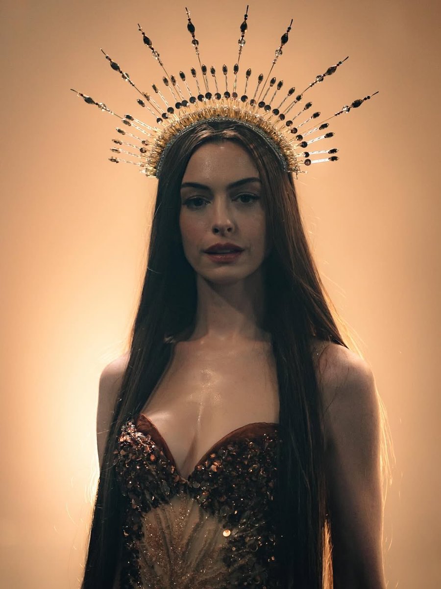 solisolsoli's tweet photo. Anne Hathaway in David Lowery’s Mother Mary, 2026 https://t.co/U2KSLWisKa