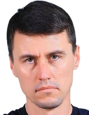 VibePSG's tweet photo. C’est moi ou l’arbitre ressemble un peu à Charlie kirk ? https://t.co/ge4D2lg5lI