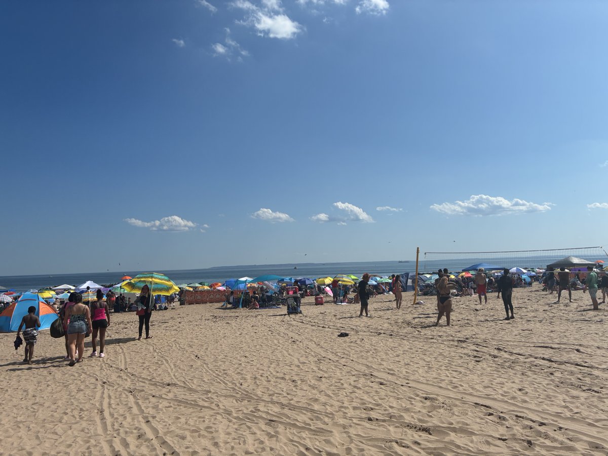 PamelatheActres's tweet photo. The sun was hot and the #ocean cold at the #beach today #happy4thofjuly #independenceday https://t.co/oryMQVQEX0