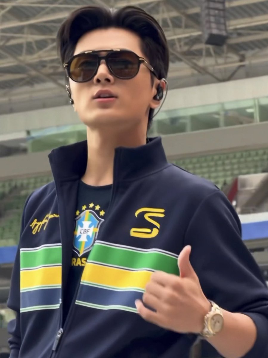 ohgawdjay's tweet photo. 260704 #JAY Blood Saga São Paulo Soundcheck

Ayrton Senna jacket and sunglasses
Vini Jr. Brazil Jersey
🇧🇷 https://t.co/B7Z9HBY1qt