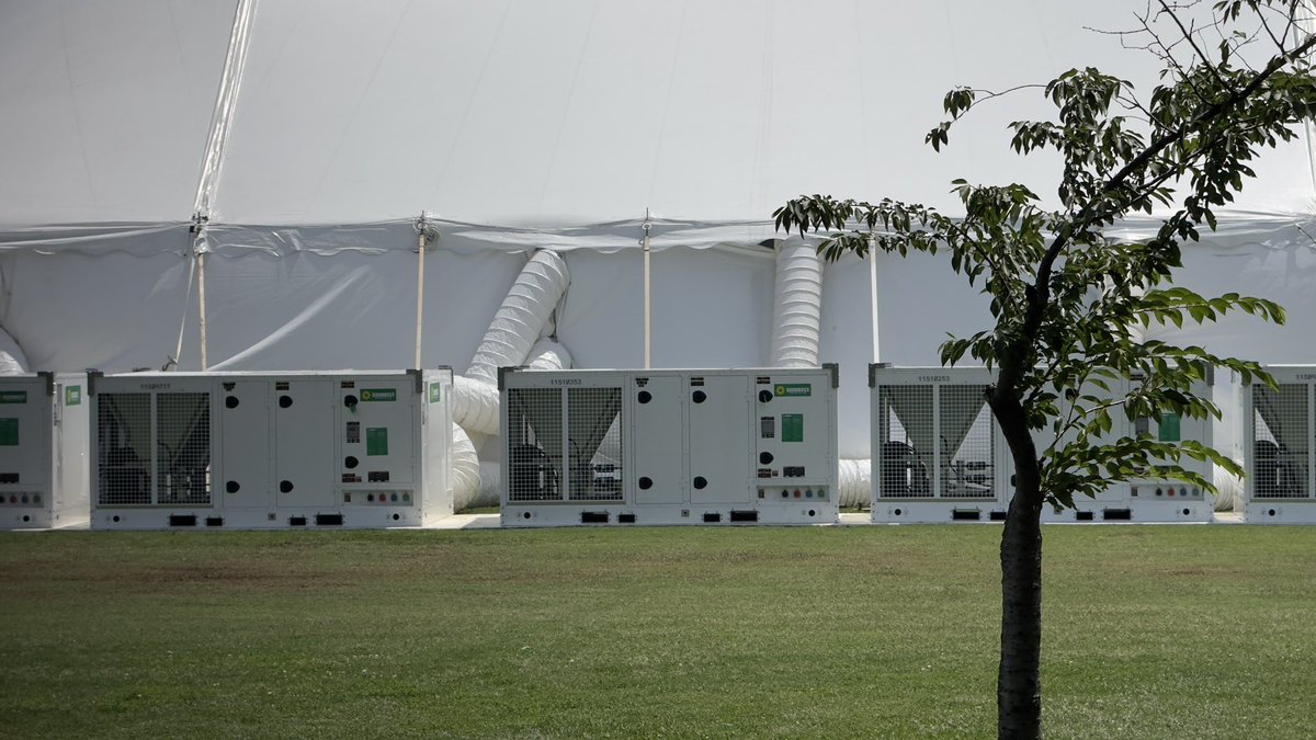 TimVanblaricom's tweet photo. @WUTangKids There are more portable AC units than you will ever see in your lifetime. Truck loads of them. https://t.co/Q7khA1BSxe