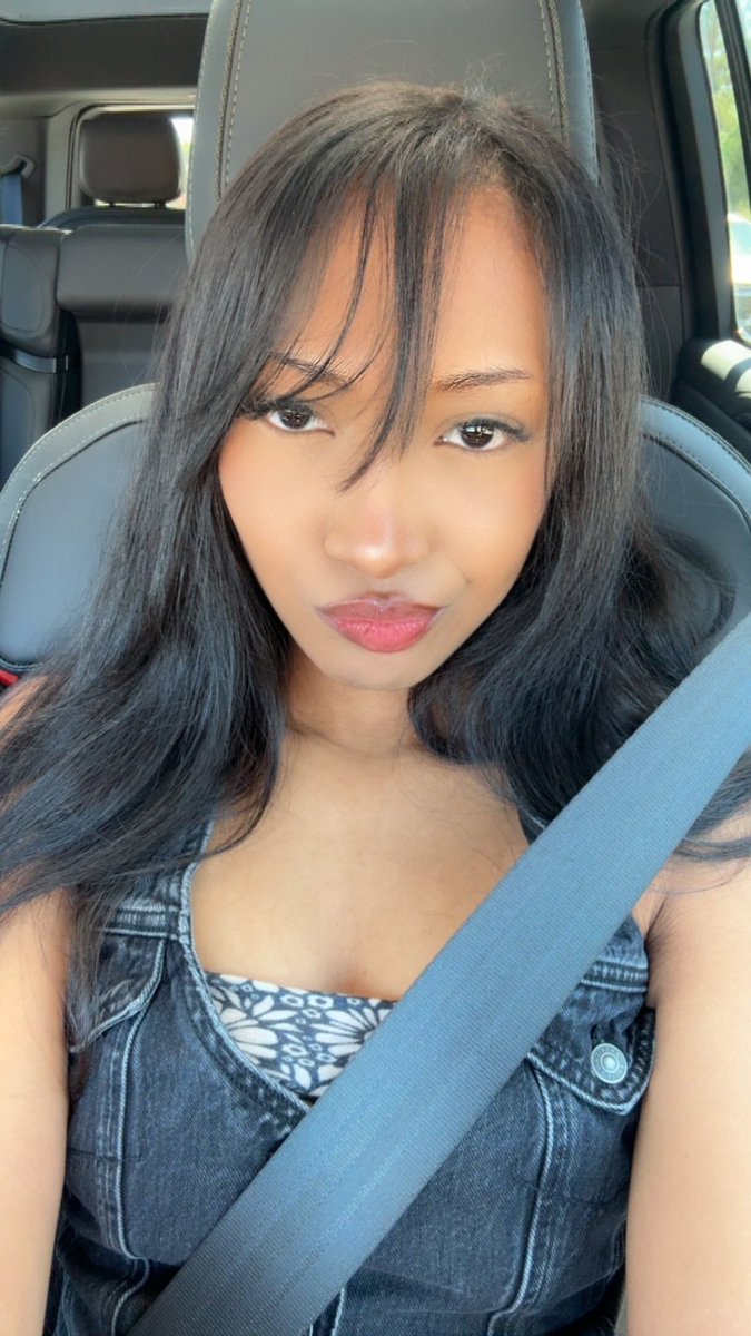 Amygabe24's tweet photo. I deserve more you know ❤️‍🩹🥰😘 https://t.co/gv0NiOBB8L