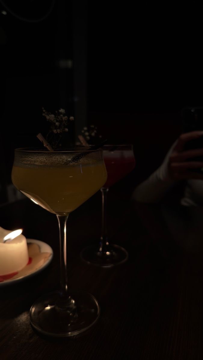 fatmaavcii's tweet photo. Bazı akşamların açıklamaya ihtiyacı yok  🥂 https://t.co/vcXnWtu329