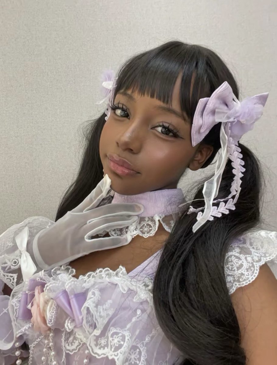 mauveski's tweet photo. @ros_bol5 her name is Teeniesha. She has Ivorian and Angolan heritage. https://t.co/tHISw1QuXi