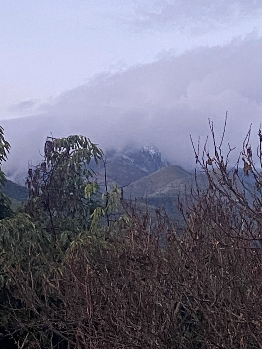 jarayag's tweet photo. Olmue, coord (-32.9886768, -71.1830116), dentro del día 040726 solo 5mm llevamos aoenss 23.5 mm, nieve en La Campana y el Roble. @vvanesaug @Sepulinares @biobio @EdoWeatherman @ContigoCHV @michelleadamv @meteoredcl @megatiempo https://t.co/rvdUdYD0N6