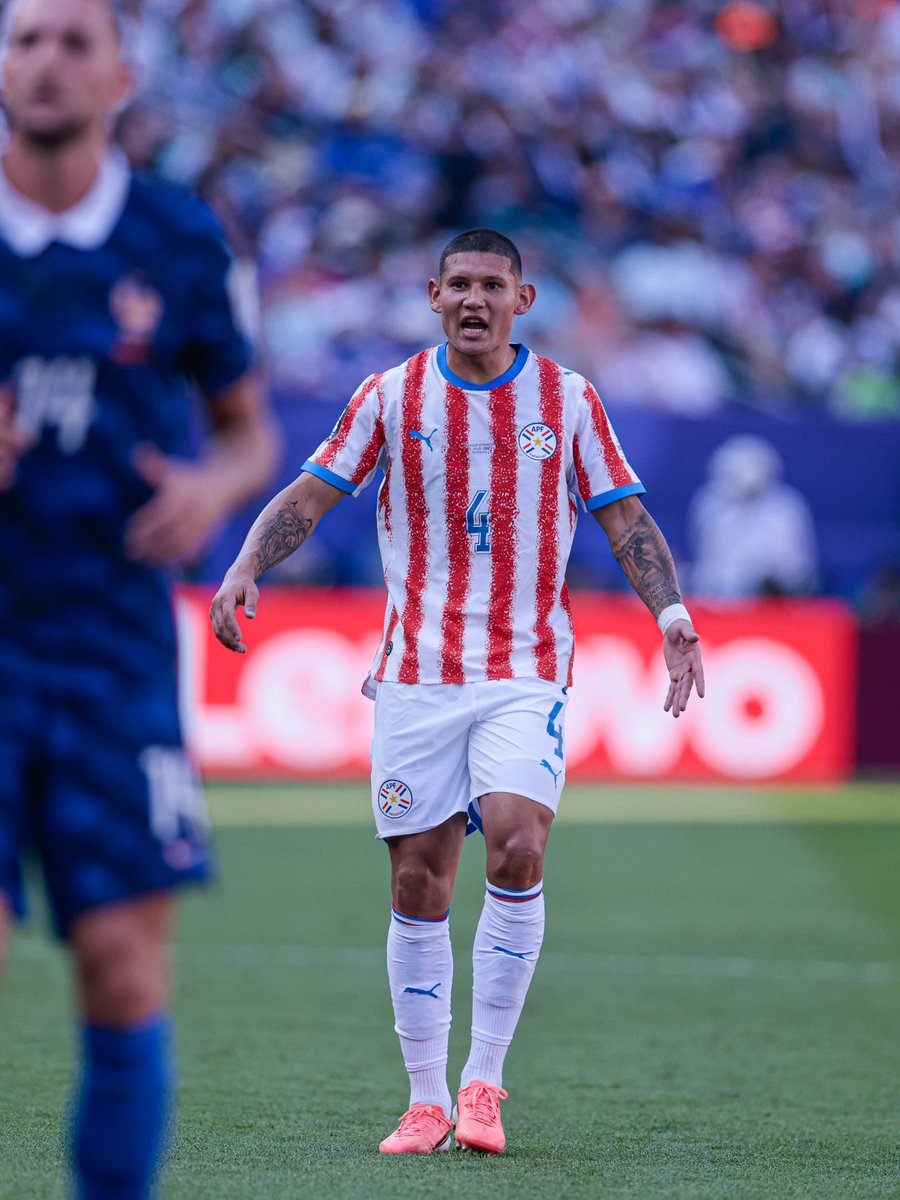 Albirroja's tweet photo. ⏱️ 80’

🇵🇾 #Paraguay 0
🇫🇷 #Francia 1

#VamosParaguay https://t.co/ajaJ4Zc3fL