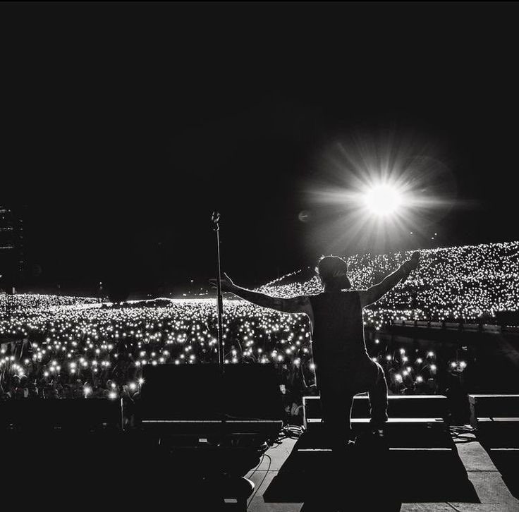 sereautunnali's tweet photo. “dove gli ultimi hanno forza e insieme cantano”⭐️

quanta strada abbiamo fatto🤍
#LaFavolaPerSempre https://t.co/Aez4BcoNGa