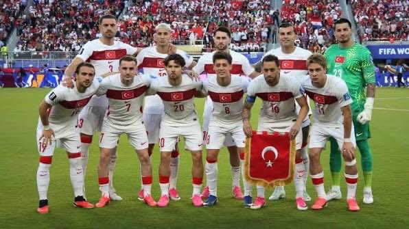 HGSSPOR's tweet photo. Fransa Paraguay’a penaltı olmasa maçı çeviremeyecekti belkide 

Sizce bizim çocukların üstüne fazla mı gittik? https://t.co/oUWa7YffNT
