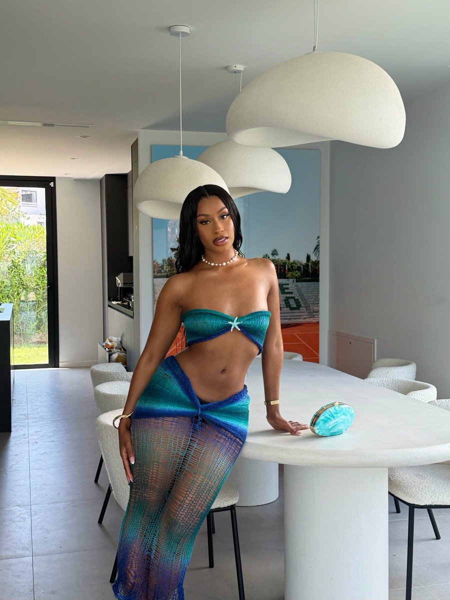 bhadiescrib's tweet photo. 🦋🌊 https://t.co/pXgU08NfeM