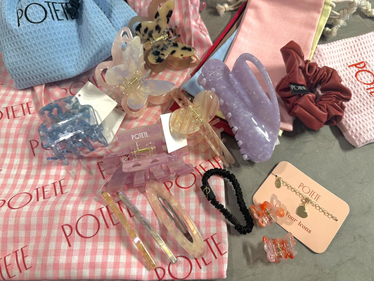 km_ntki's tweet photo. POTETEの夏popupいってきた💗💗今日期間中最後の新作入荷日だし、新宿近辺行く人ぜひまず伊勢丹2階で整理券もらってきて行ってみて欲しい可愛くておすすめ🥰💗💗(そして雲クリップ誰か代行して) https://t.co/eoyNFioFIj