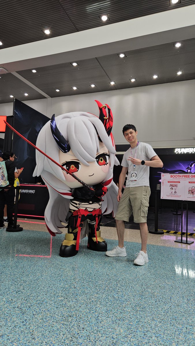 Spider_2B's tweet photo. I think Alpha's sword is longer than me

#punishinggrayraven #pgr #pgrtwt #pgrax2026 https://t.co/Y39ULdHTZx