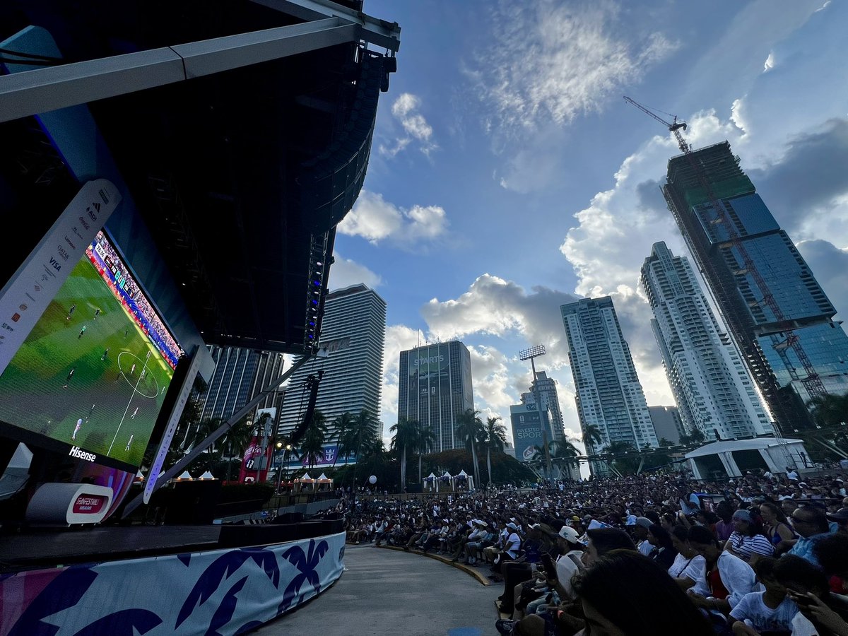 marcopadovan70's tweet photo. Soccer Game at Miami front Park https://t.co/yQEfzB4V5W