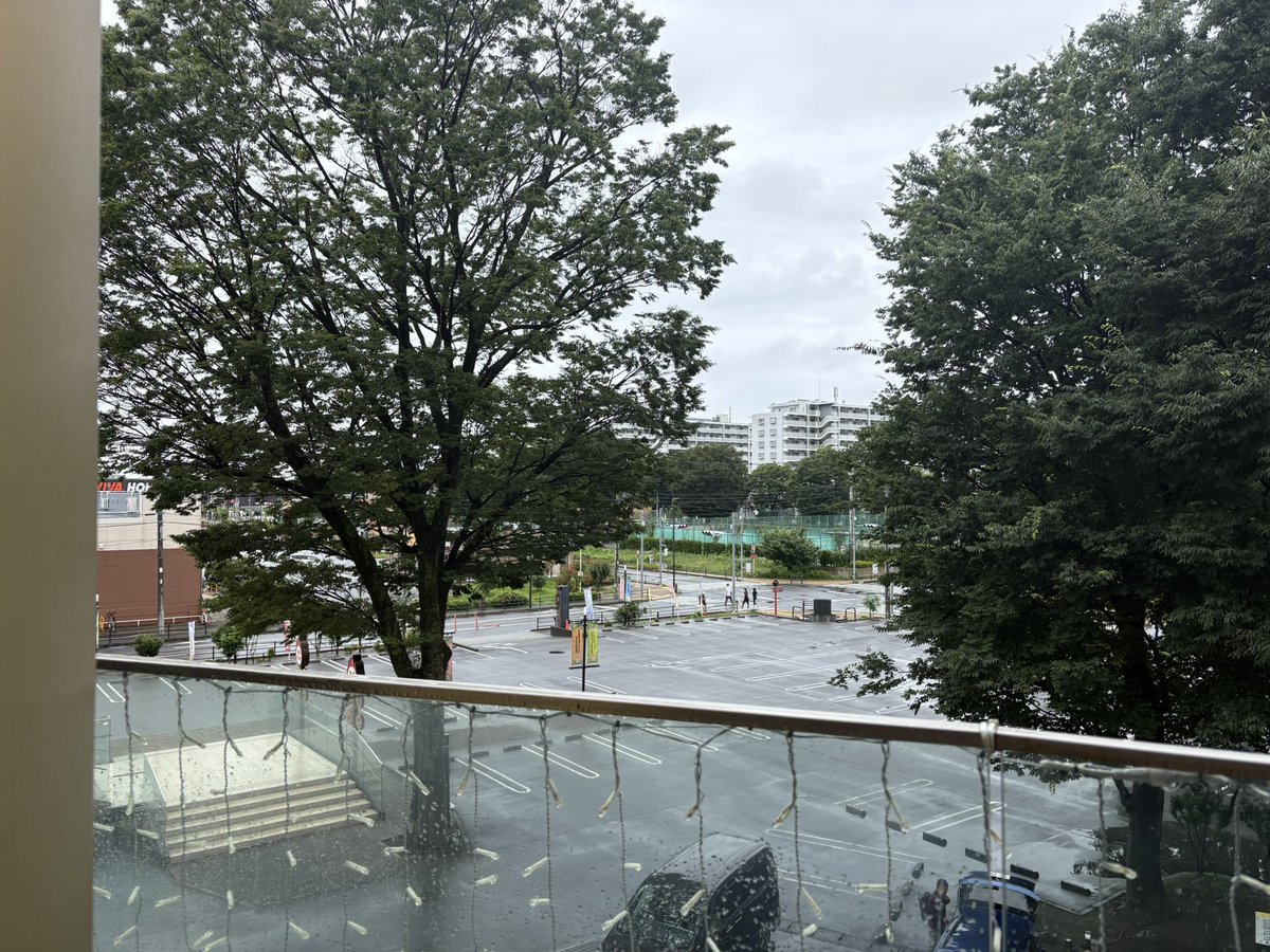 c___i___b's tweet photo. 雨ジャポ https://t.co/VnogLxyi0O