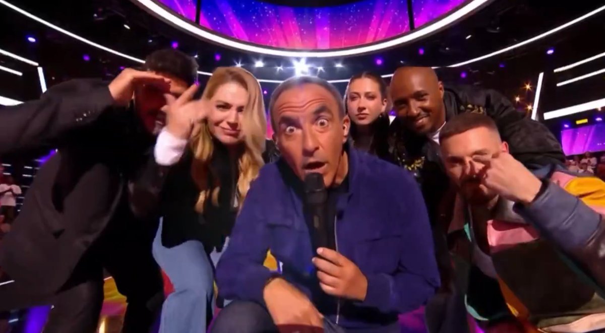 Mediasinfos's tweet photo. Ce soir, @TF1 a dévoilé les toutes premières images de la nouvelle saison de #TheVoiceKids qui débutera à la rentrée avec toujours @nikosaliagas et les coachs #Santa #PatrickFiori #MPokora et #Soprano. Regardez cette bande-annonce sur notre site ici: https://t.co/oTktMObvhG https://t.co/Osrs8FgalD