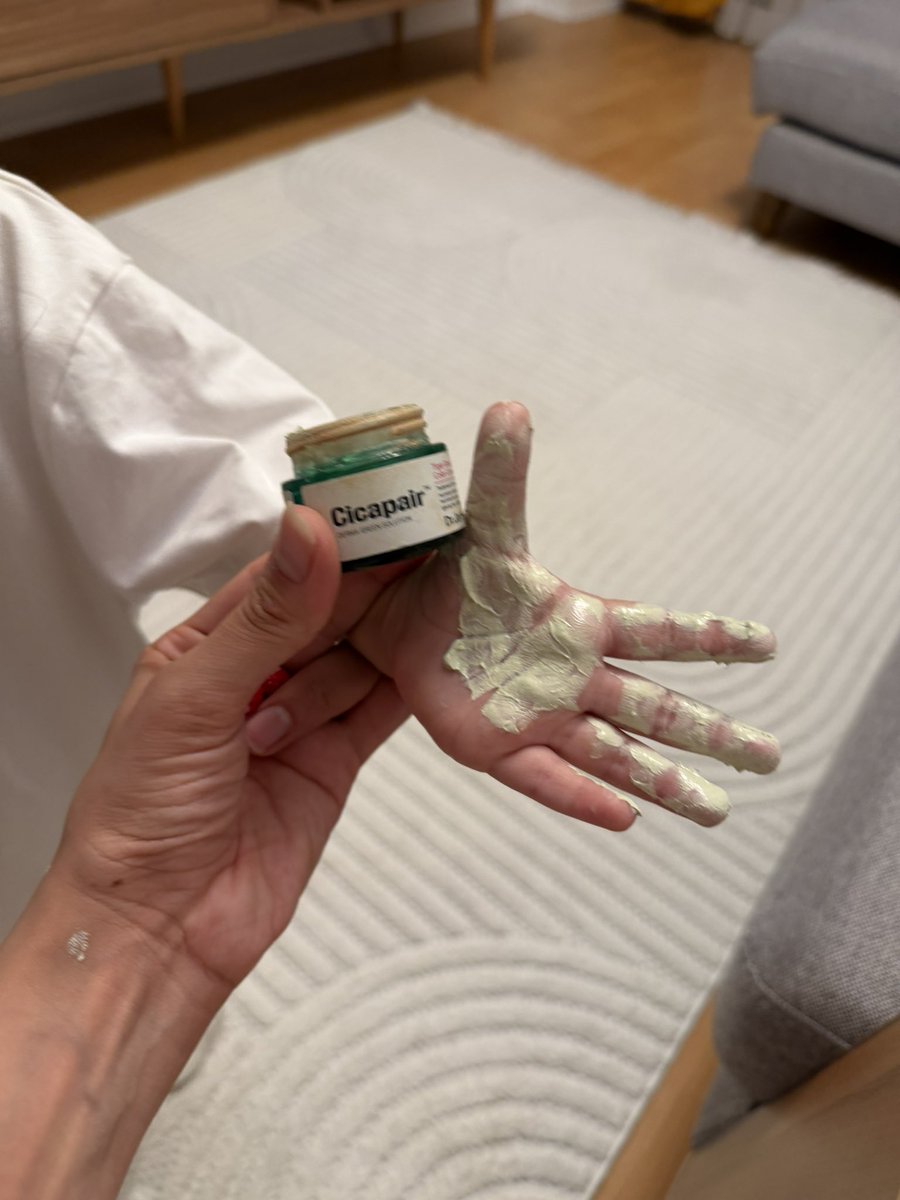 taliemine's tweet photo. Sahibinden satılık 2 yaşa 3 gün kalmış bebek.😒 https://t.co/M5maPWpSeU