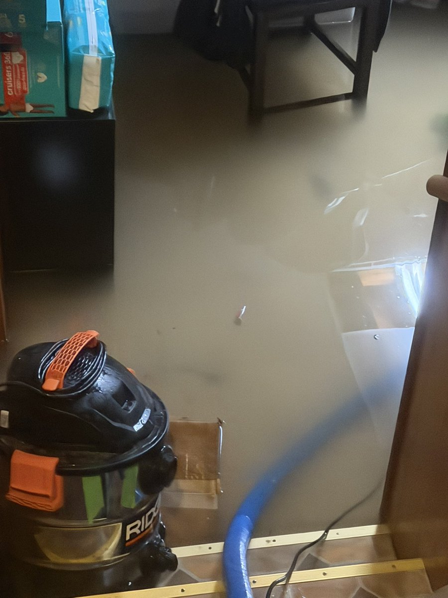 monicacobb's tweet photo. @DoorDash rescue is needed my house is flooded. https://t.co/ZrzDqu6t2d