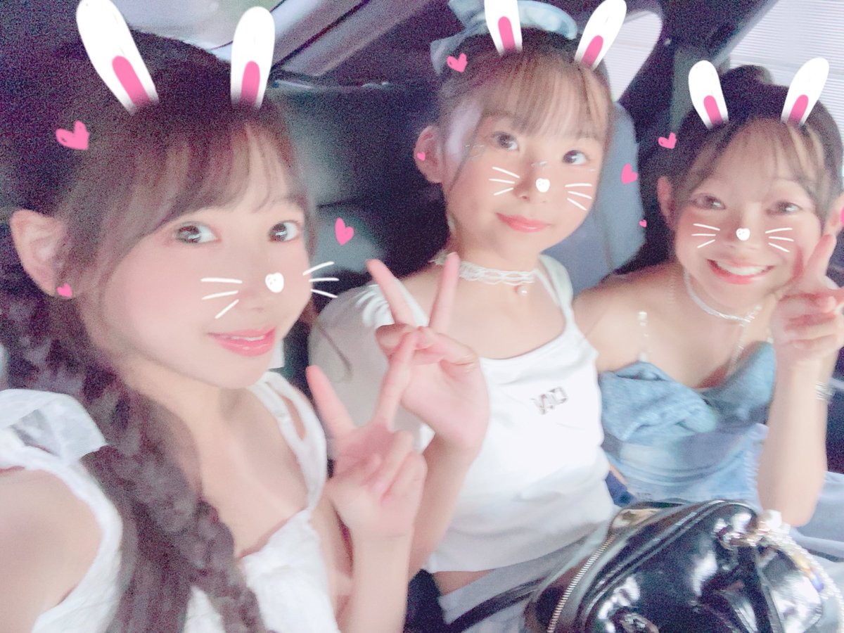 Nina__vega's tweet photo. アイゲキ、物販に来てくれた方々ほんとにありがとうございました🥲💖💖
あんなに広いステージで踊る、歌うは緊張したけど楽しかったです🎀

 #Vega
 #アイゲキ https://t.co/K4Sug29KKU