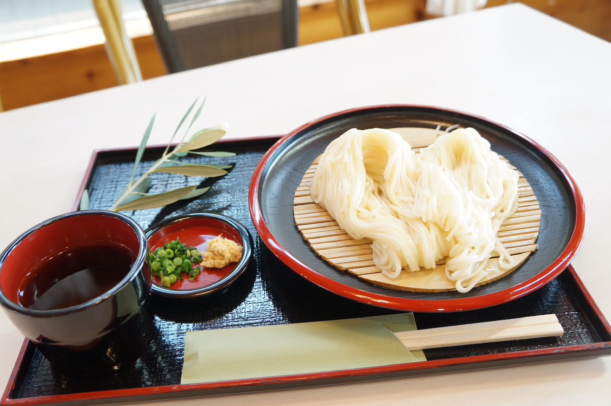 miti_s_furusato's tweet photo. 6月のお食事コーナー人気ランキング
🏆第1位「生そうめん」
乾燥麺とは違った食感と味わいをお楽しみいただけます✨限定食となっています。
#小豆島 #道の駅 #小豆島ふるさと村 #生そうめん #限定食 #もっちり #人気 #食事 #shodoshima https://t.co/6sQb2CrMve