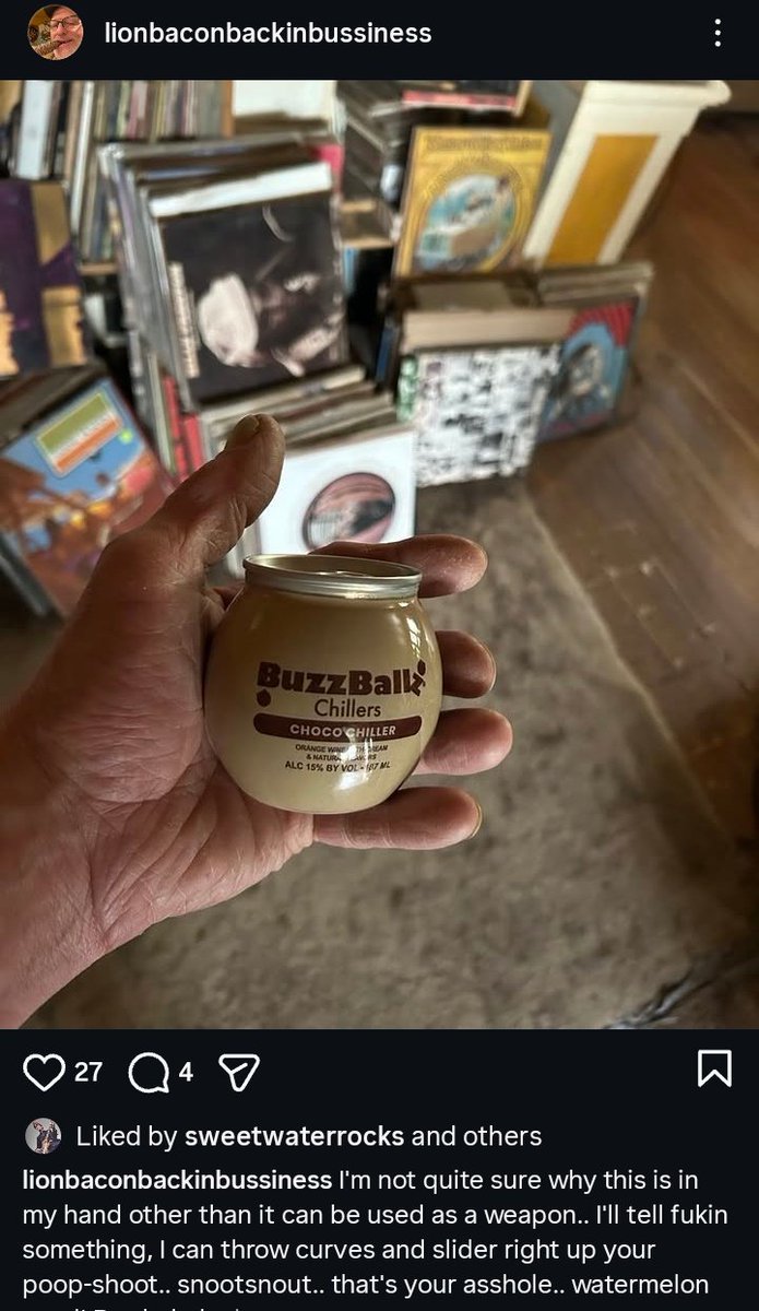 PAINTIMEGRIT's tweet photo. Not the first time Matt Lukin has had Buzz balls in his mouth 😂🤣 https://t.co/5DzBrgelEf